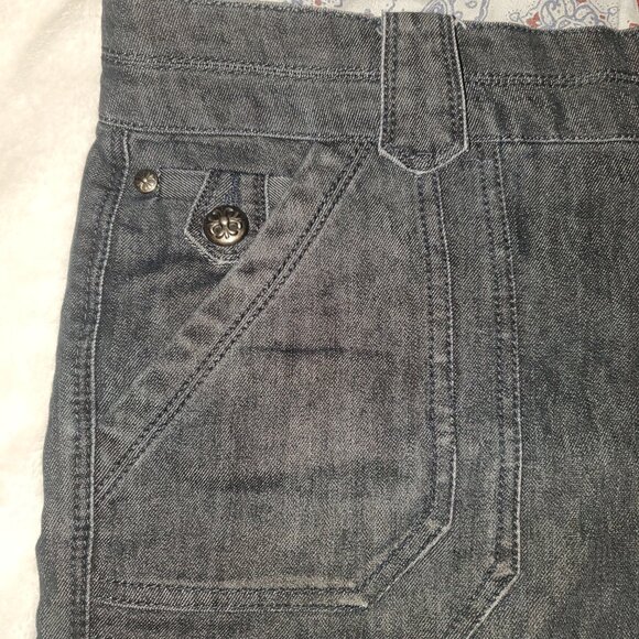 ONE 5 ONE Sz 14 Shorts Women's, Denim, Floral Buttons, Pockets 15 inches long - Picture 5 of 8